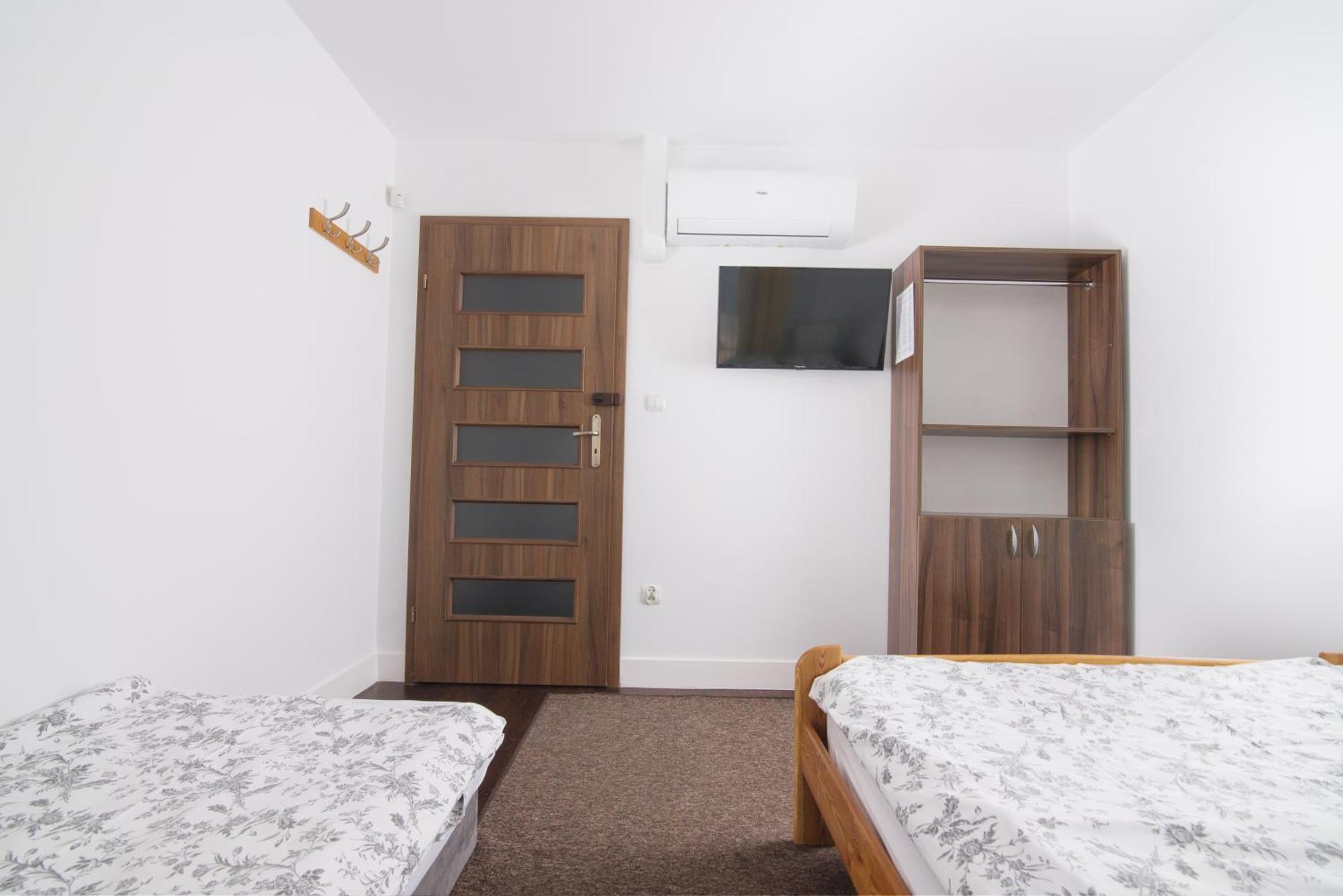 Hubertus Otel Wola Rzedzinska Oda fotoğraf