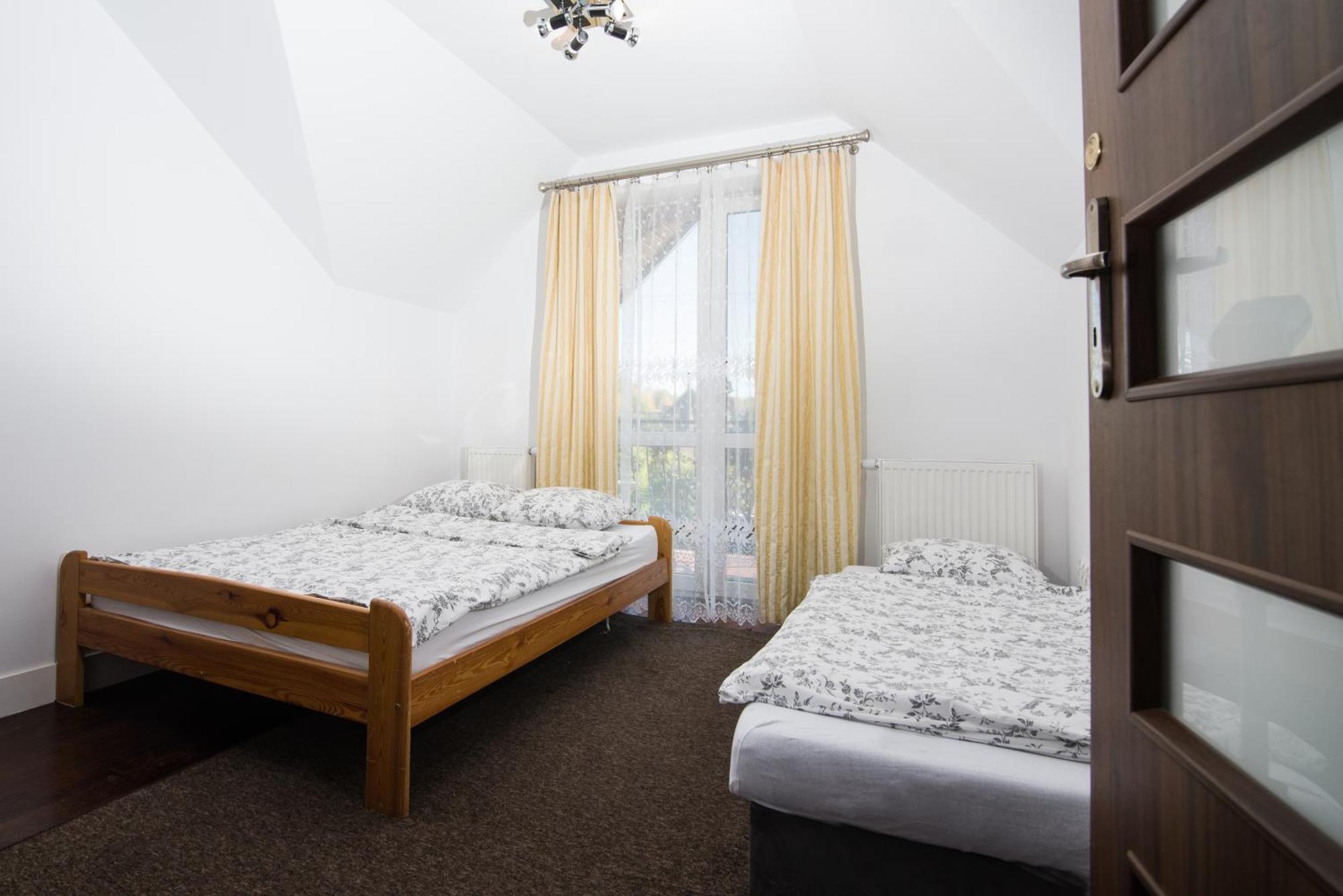 Hubertus Otel Wola Rzedzinska Oda fotoğraf